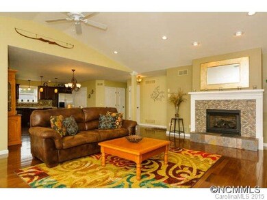 196 Ridgewood Acres Dr, Hendersonville, NC 28792 - photo 7