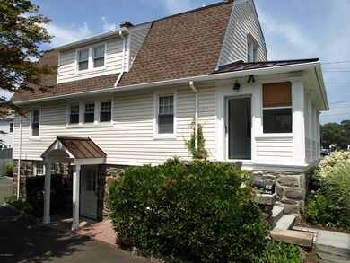 92 Pemberwick Rd, Greenwich, CT 06831 - photo 2