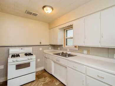 900 Center Point Rd NE, Cedar Rapids, IA 52402 - photo 6