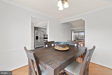 13319 Burkitts Rd, Fairfax, VA 22033 - photo 7