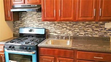 1116 Metcalf Ave, Bronx, NY 10472 - photo 6