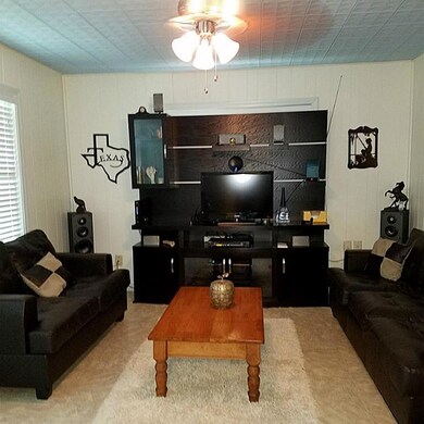 919 Sidney St, Rosenberg, TX 77471 - photo 3