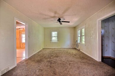 57 W Markle Rd, Huntington, IN 46750 - photo 2