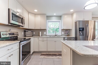 54 Howley Dr, Yardley, PA 19067 - photo 3