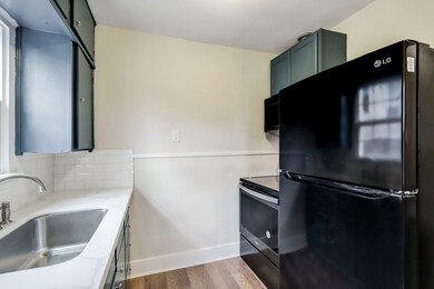 210 Caplin St, Houston, TX 77022 - photo 5