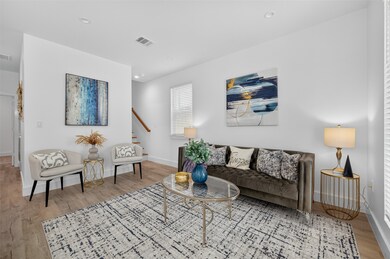 5027 Willow Glen Dr unit B, Houston, TX 77033 - photo 4