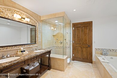 415 E Dean St Unit 12 Week 8, Aspen, CO 81611 - photo 7