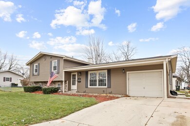 206 Yuma Ln, Carol Stream, IL 60188 - photo 2