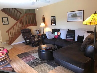 118 Live Oak livingroom