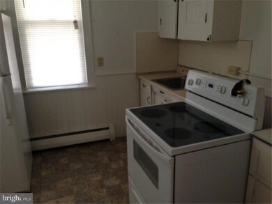 651 Mountain View Rd, Reading, PA 19607 - photo 2