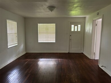 5605 Lavender St, Houston, TX 77026 - photo 6