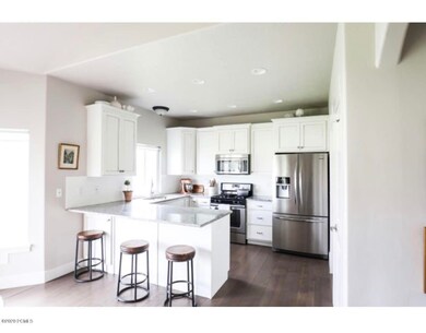 Listing_453916_Photo_2