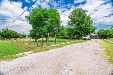 124 Clay Ct, Springtown, TX 76082 - photo 2