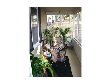 Adorable Screened in Front Porch!