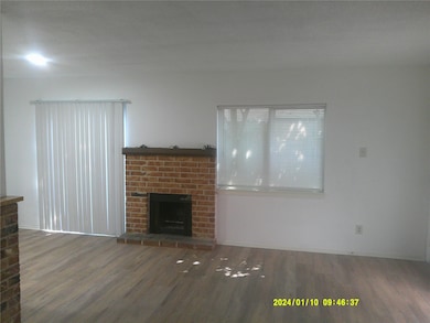 5670 Birchmont Dr unit C, Houston, TX 77091 - photo 4