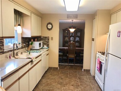 866 Remington Dr, North Tonawanda, NY 14120 - photo 7