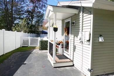 4 Stephanie Rd, Dunbarton, NH 03046 - photo 2