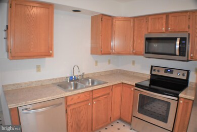 41 Elm St, Coatesville, PA 19320 - photo 6