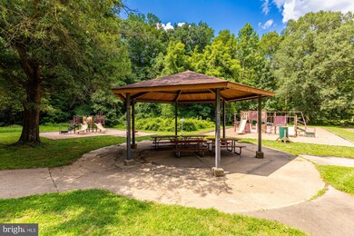 8945 Glenbrook Rd, Fairfax, VA 22031 - photo 7