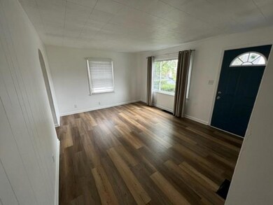 321 N 18th Ave, Beech Grove, IN 46107 - photo 4