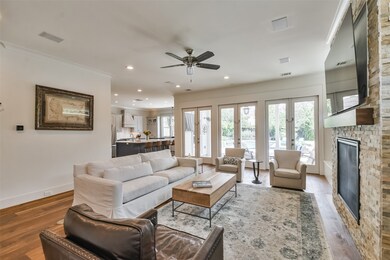 930 W 43rd St, Houston, TX 77018 - photo 6