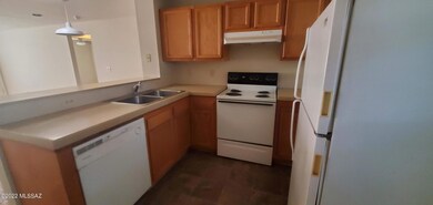2921 N Geronimo Ave unit 8, Tucson, AZ 85705 - photo 4