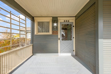 305 W 1st St, Prineville, OR 97754 - photo 4