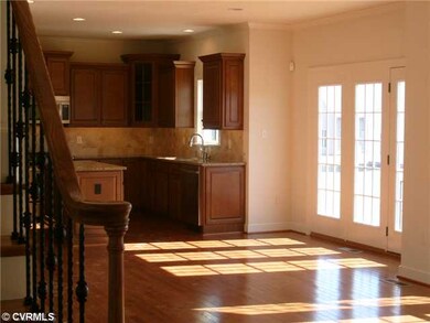 Kitchen - large kitchen, breakfast nook and family