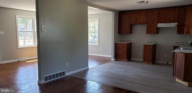 610 E Mulberry St, Millville, NJ 08332 - photo 5