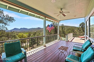 FRONT DECK & VIEWS