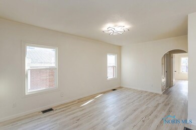 822 Wright Ave, Toledo, OH 43609 - photo 4