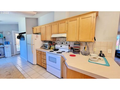 40180 Log Creek Rd, Marcola, OR 97454 - photo 3