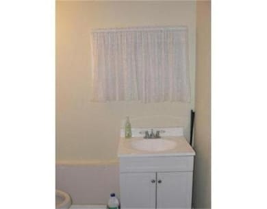 40 Batterymarch St, Boston, MA 02110 - photo 3