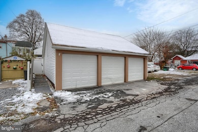 121 E Locust St, Mechanicsburg, PA 17055 - photo 7
