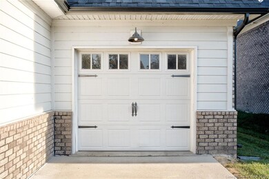 8470 Aberdeen Ln, Charlestown, IN 47111 - photo 5