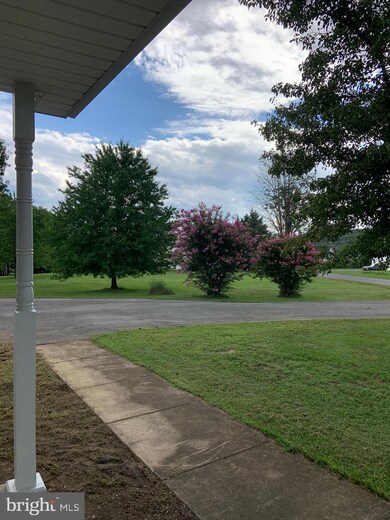 78 Bunker Hill Ct, Bunker Hill, WV 25413 - photo 4