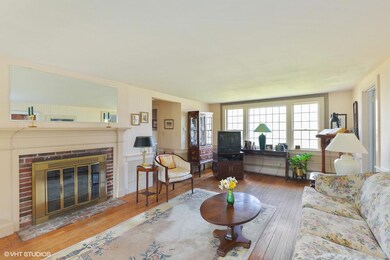 04_40GovernorPrenceRoad_10001_LivingRoom