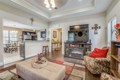 705 E Crockett St, Ennis, TX 75119 - photo 4