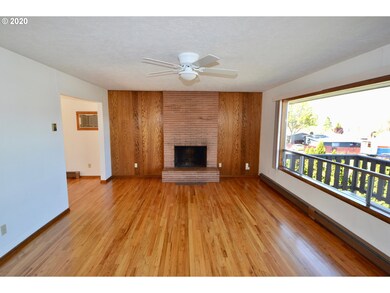 2118 E 13th St, the Dalles, OR 97058 - photo 7