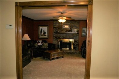 605 E Factory St, Harrodsburg, KY 40330 - photo 3