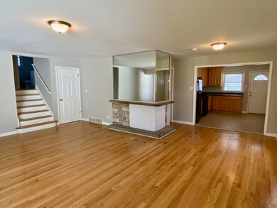 17108 Longfellow Ave, Hazel Crest, IL 60429 - photo 4