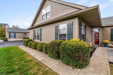 6976 Falls View Cir (Exterior)-6
