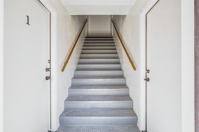 Apartments 1 and 2 are downstairs; 3-4 are upstair