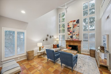 312 Sugarberry Cir unit 312, Houston, TX 77024 - photo 3