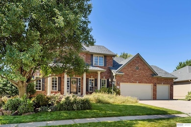 907 Woodland Ave, Papillion, NE 68046 - photo 2