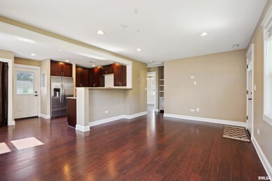 2011 W 69th St, Davenport, IA 52806 - photo 5