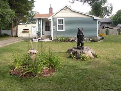 1045 Beverly St, Schenectady, NY 12306 - photo 2