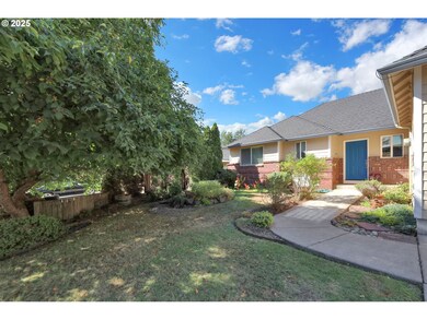 1025 Swenson Ln, Eugene, OR 97404 - photo 3