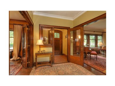 Double door entrance with vestibule and foyer