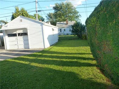 214 Orville Dr, Toledo, OH 43612 - photo 4